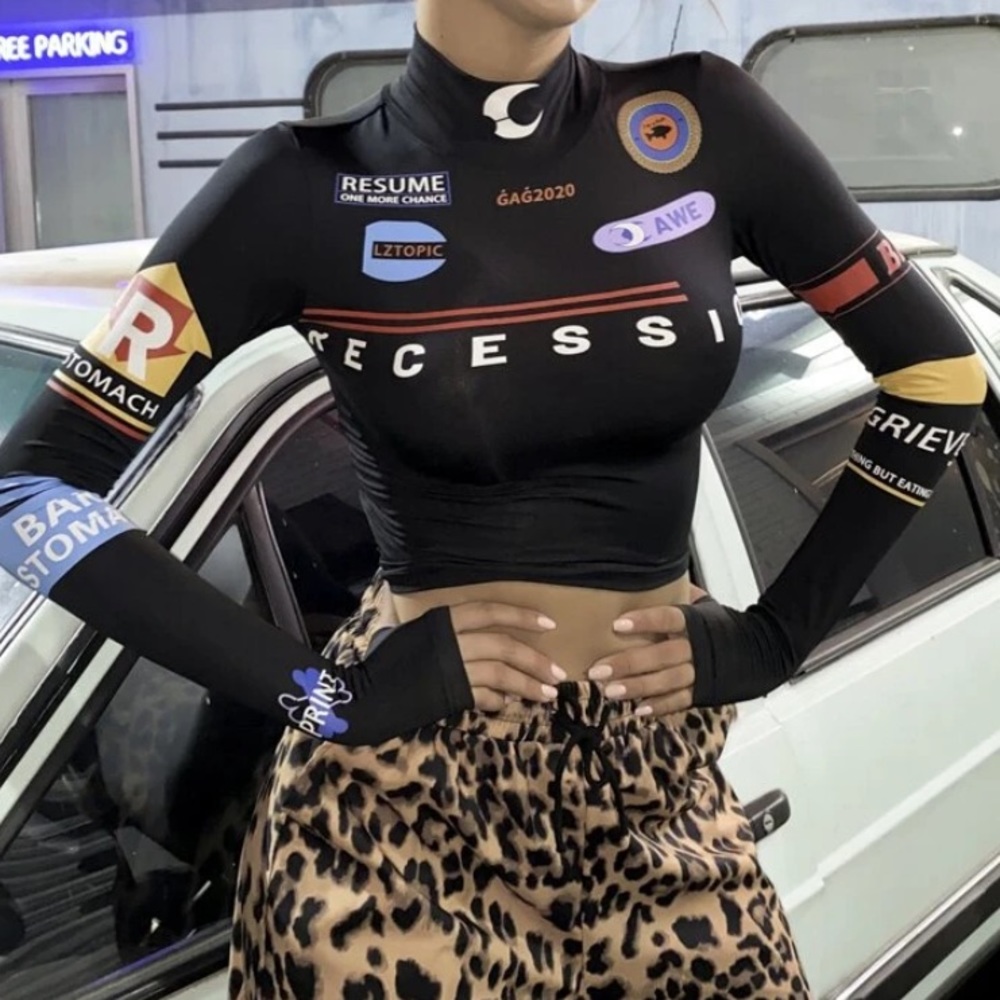 Graphic racer cropped shirt